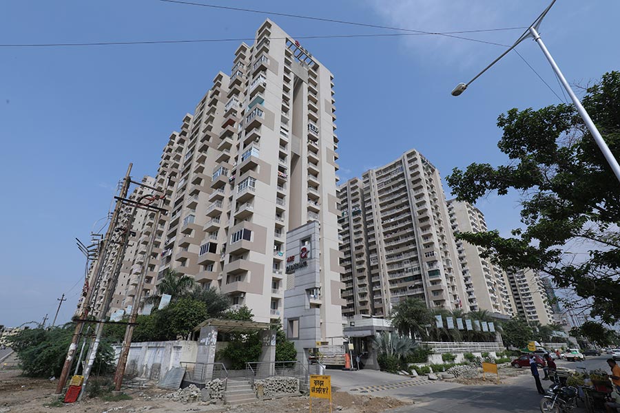 4 bhk residential apartments greater noida